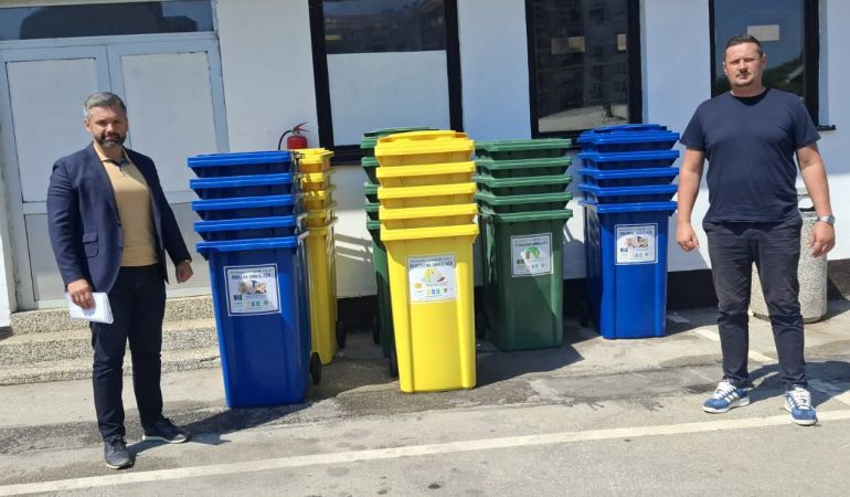 Ekopak uručio KJKP RAD 30 kanti za odvojeno prikupljanje ambalažnog otpada