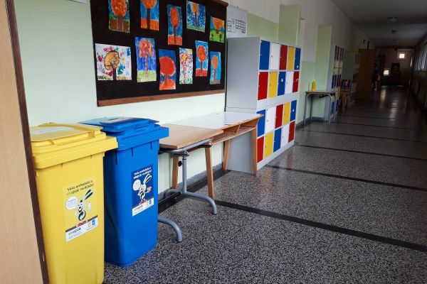 Ekopak uručio setove kanti u pet škola u Općini Vogošća
