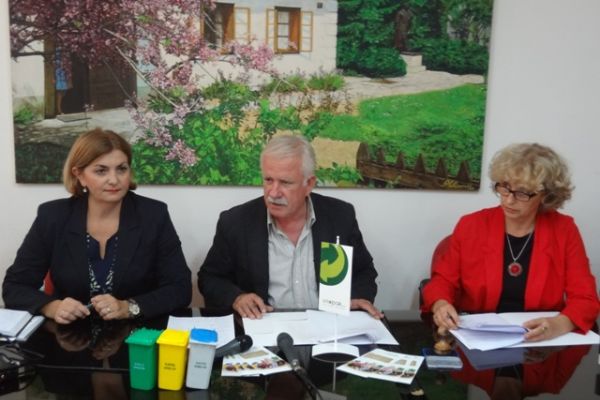 Ekopak, Općina Gračanica i JP Komus potpisali ugovor čime je pokrenut projekat odvojenog prikupljanja ambalažnog otpada u Gračanici 